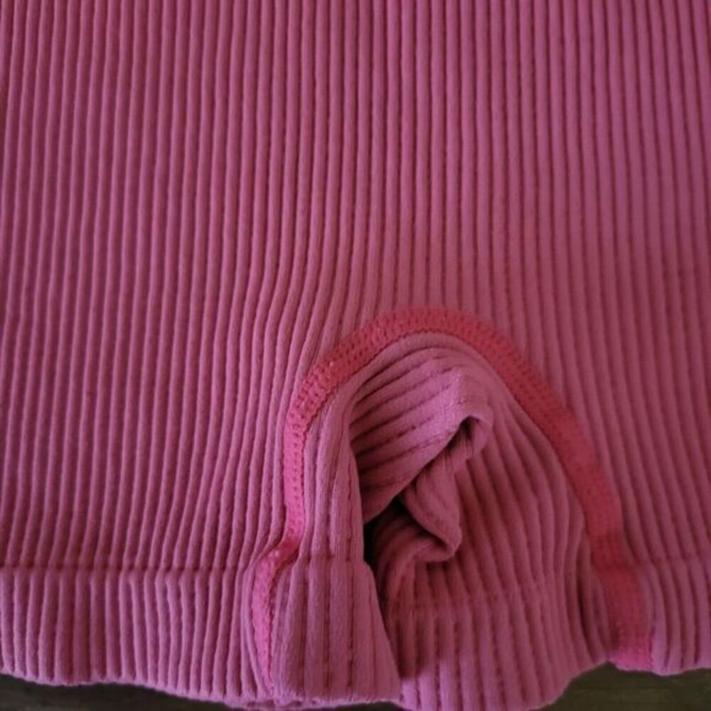 Pink Ribbed Spandex Shorts Size Medium - Picture 7 of 12